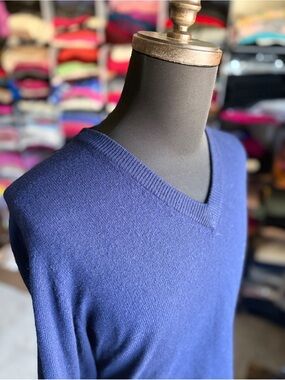 Vintage Men's Cashmere V-Neck Sweater -Blue